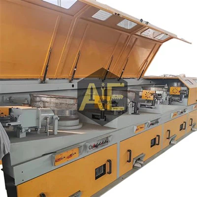 Egyenes vonalú huzalhúzó gép